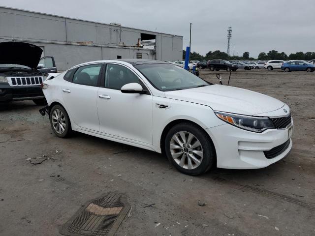 Седаны KIA OPTIMA 2016 Белы