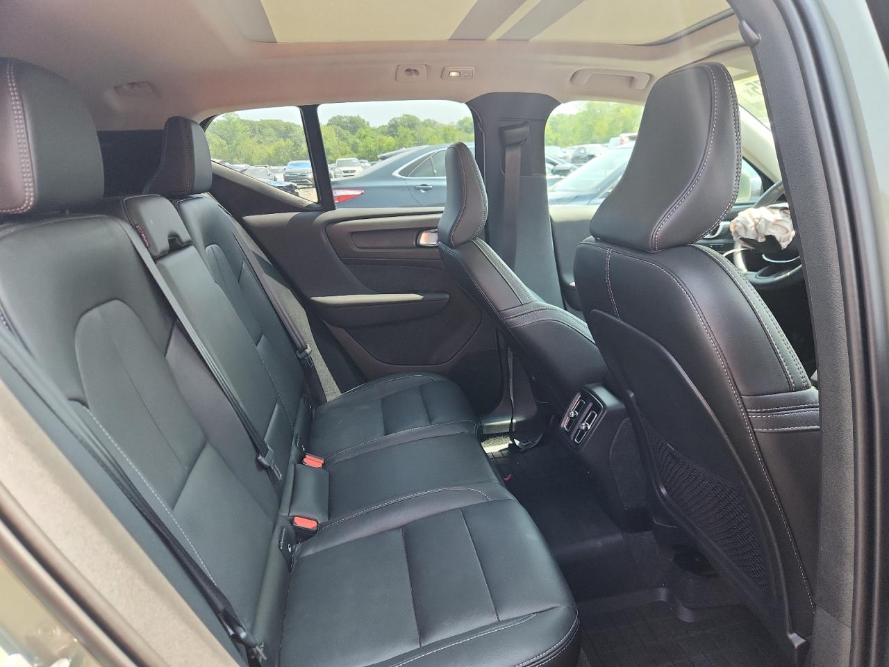 2025 Volvo Xc40 Core VIN: YV4L12UJ0S2468016 Lot: 67113175