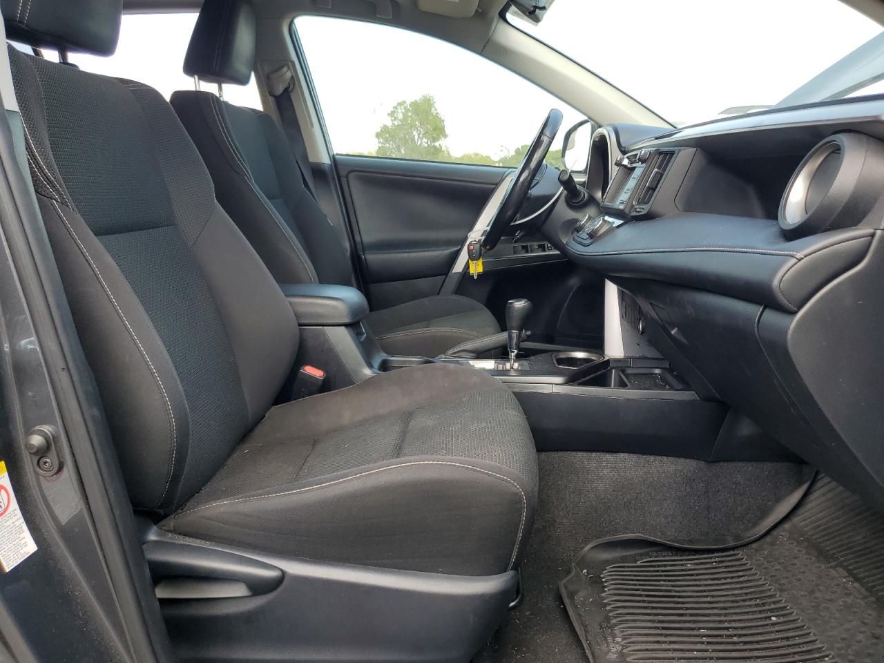 2017 Toyota Rav4 Xle VIN: JTMRFREV0HD210696 Lot: 68541925