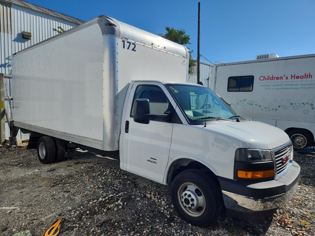 2019 GMC Savana Box Truck white null flexible 7GZ67VCG1KN011934 photo #1