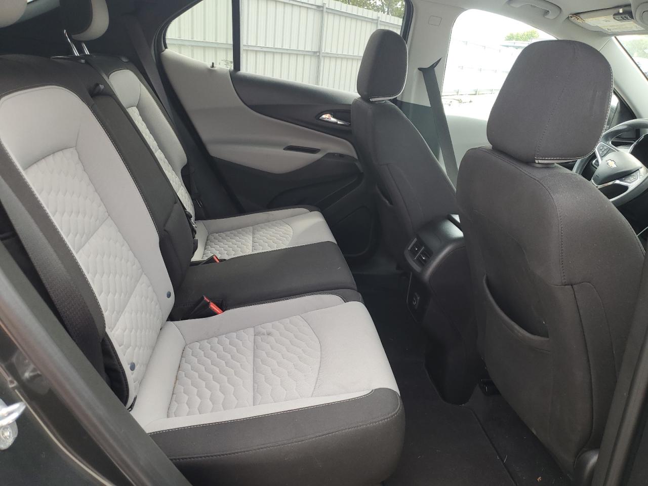 2GNAXTEV3L6170748 CHEVROLET EQUINOX 2020 GRAY Photo 11