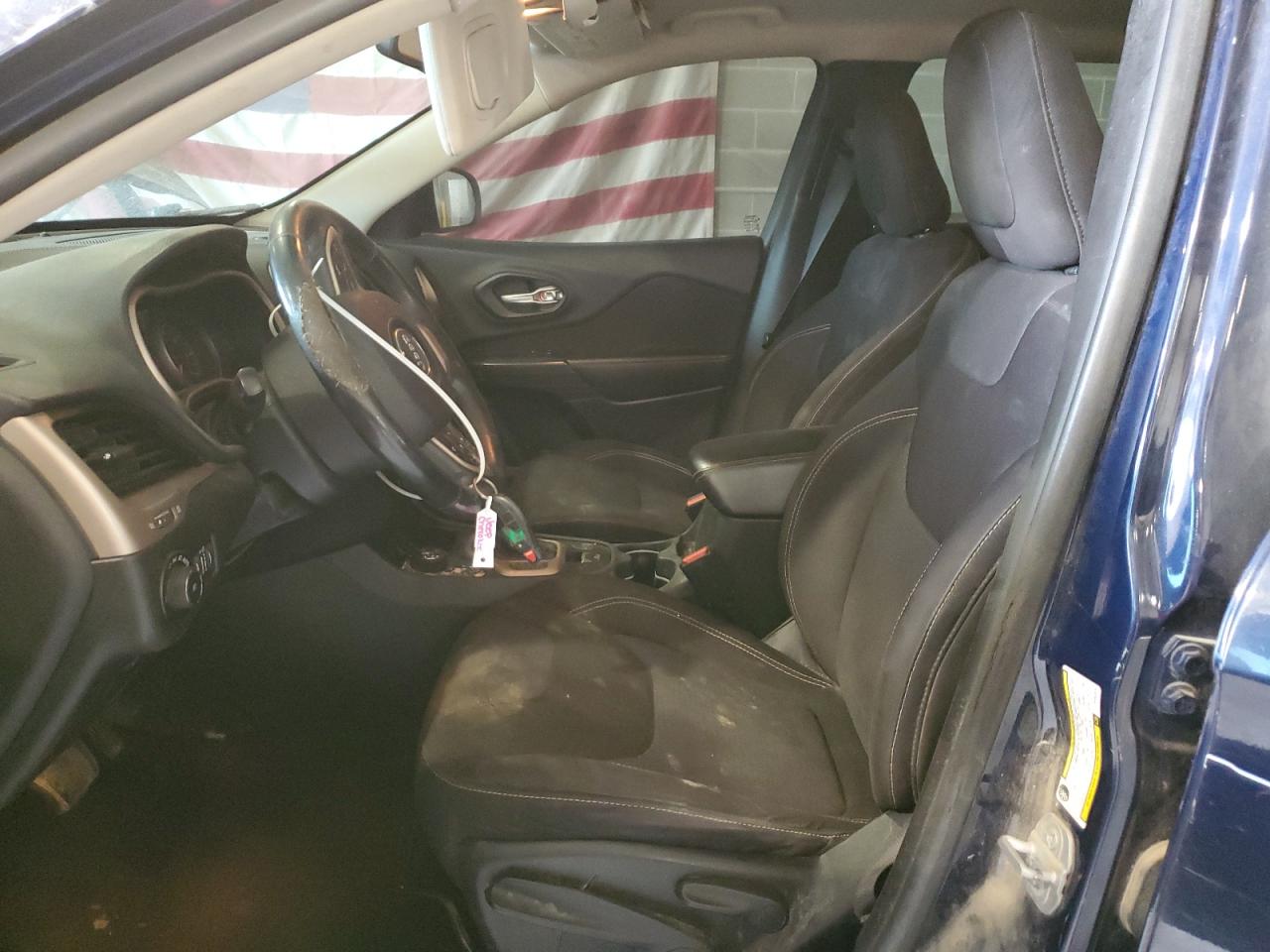 2015 Jeep Cherokee Latitude VIN: 1C4PJMCB6FW583826 Lot: 68145055