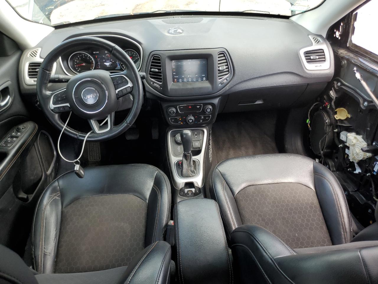 2018 Jeep Compass Latitude VIN: 3C4NJDBB4JT139349 Lot: 68814185