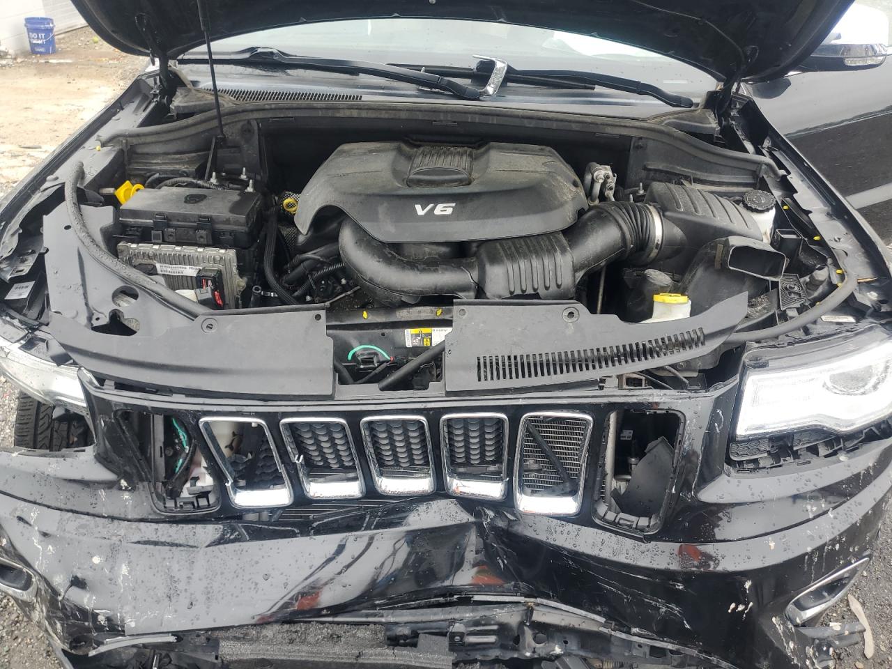 2015 Jeep Grand Cherokee Limited VIN: 1C4RJFBG4FC700113 Lot: 69111835