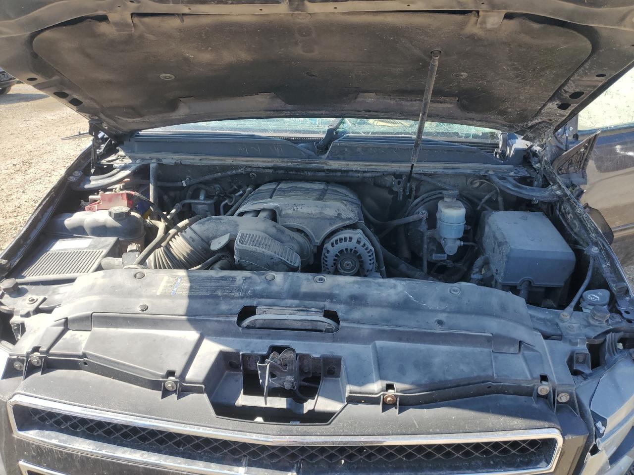 2010 Chevrolet Suburban K1500 Lt VIN: 1GNUKJE32AR126675 Lot: 70477605