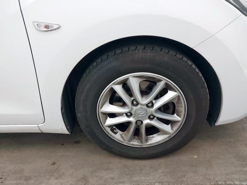 2015 HYUNDAI I30 SE