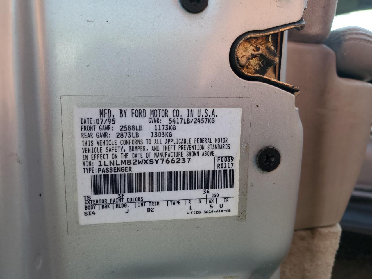 1995 Lincoln Town Car Signature VIN: 1LNLM82WXSY766237 Lot: 68703135