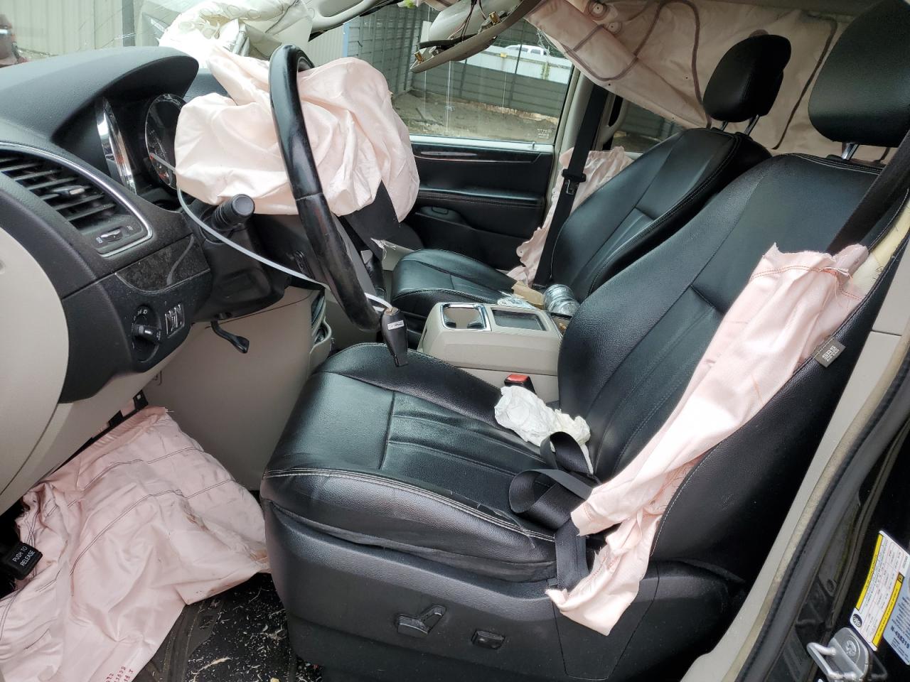 2014 Chrysler Town & Country Touring VIN: 2C4RC1BG1ER325588 Lot: 69935985