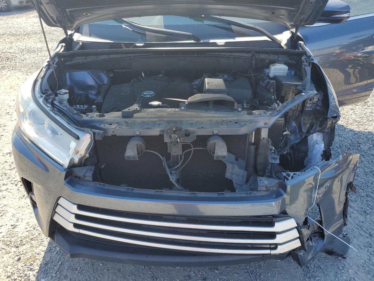 2017 Toyota Highlander Se VIN: 5TDKZRFH7HS512315 Lot: 70820865