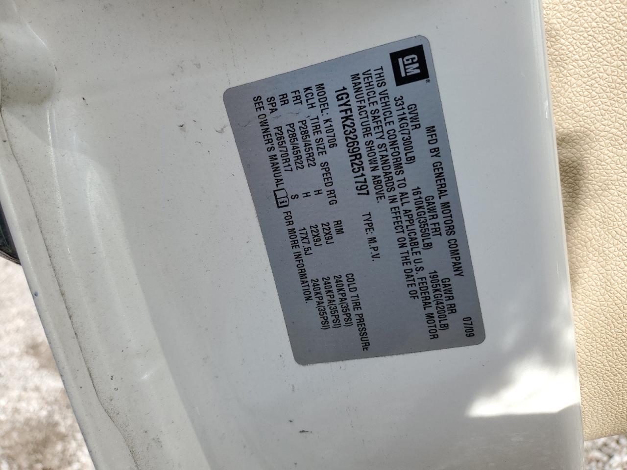 2009 Cadillac Escalade Luxury VIN: 1GYFK23269R251797 Lot: 69872775