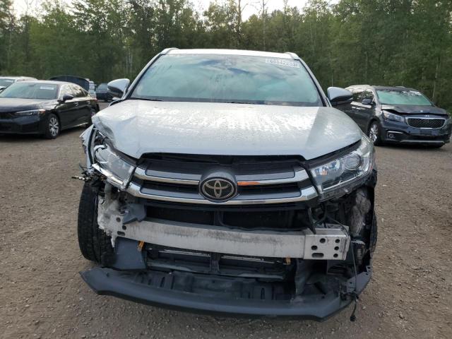2017 TOYOTA HIGHLANDER SE  