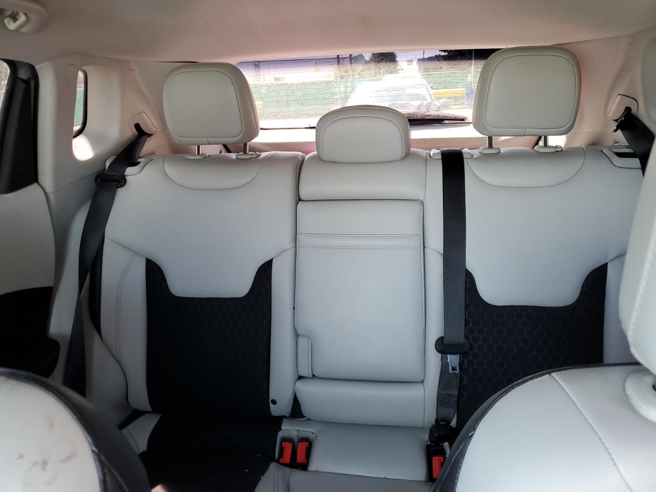 2018 Jeep Compass Latitude VIN: 3C4NJDBB2JT116247 Lot: 68836035