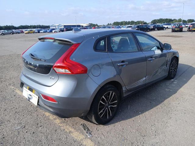2018 VOLVO V40 MOMENT