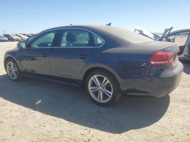 Sedans VOLKSWAGEN PASSAT 2014 Blue
