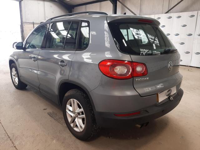 2010 VOLKSWAGEN TIGUAN S T