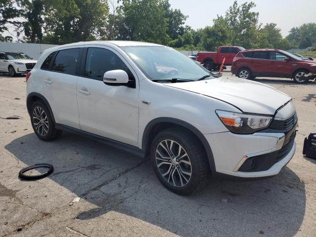  MITSUBISHI OUTLANDER 2017 Белы