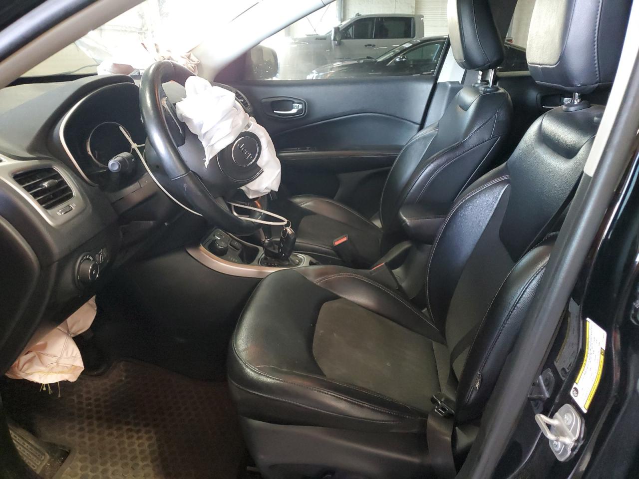 2018 Jeep Compass Latitude VIN: 3C4NJDBB3JT176683 Lot: 68567025