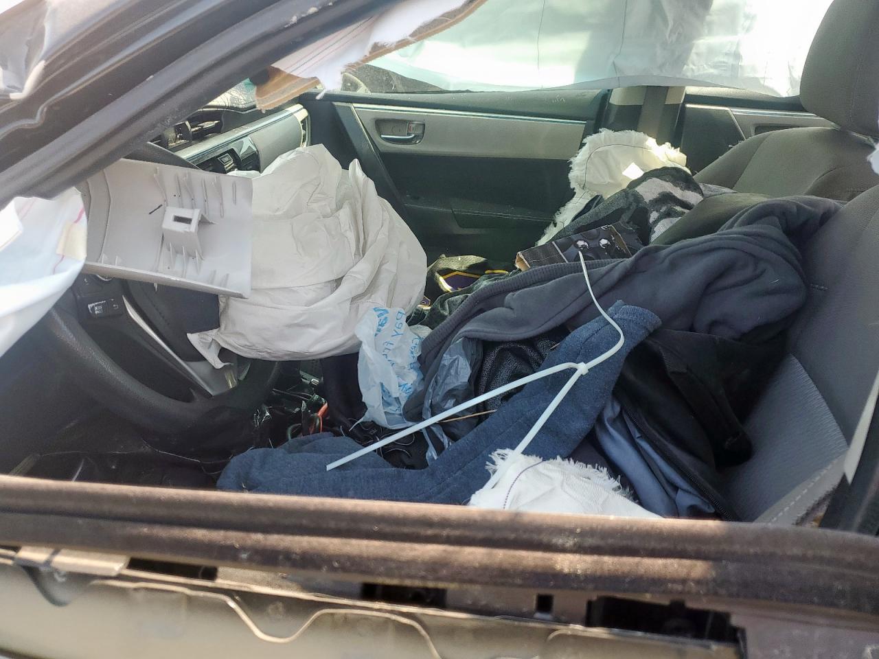 2016 Toyota Corolla L VIN: 5YFBURHE3GP504964 Lot: 68086935