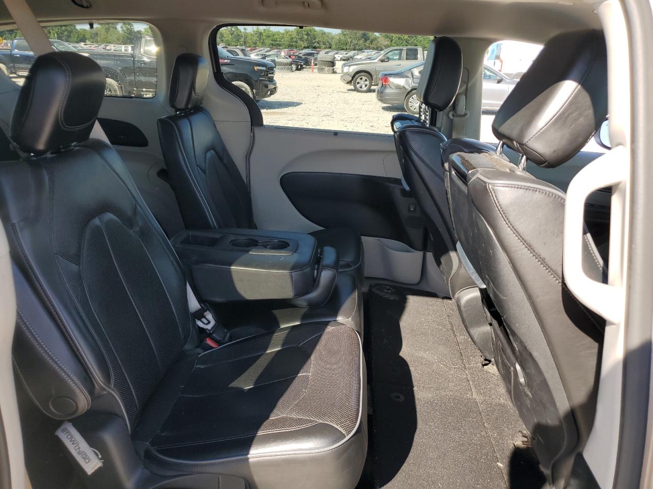 2018 Chrysler Pacifica Limited VIN: 2C4RC1GG7JR237888 Lot: 69731745