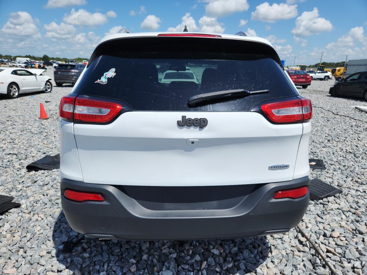 2017 Jeep Cherokee Latitude VIN: 1C4PJLCB6HW617325 Lot: 70269415