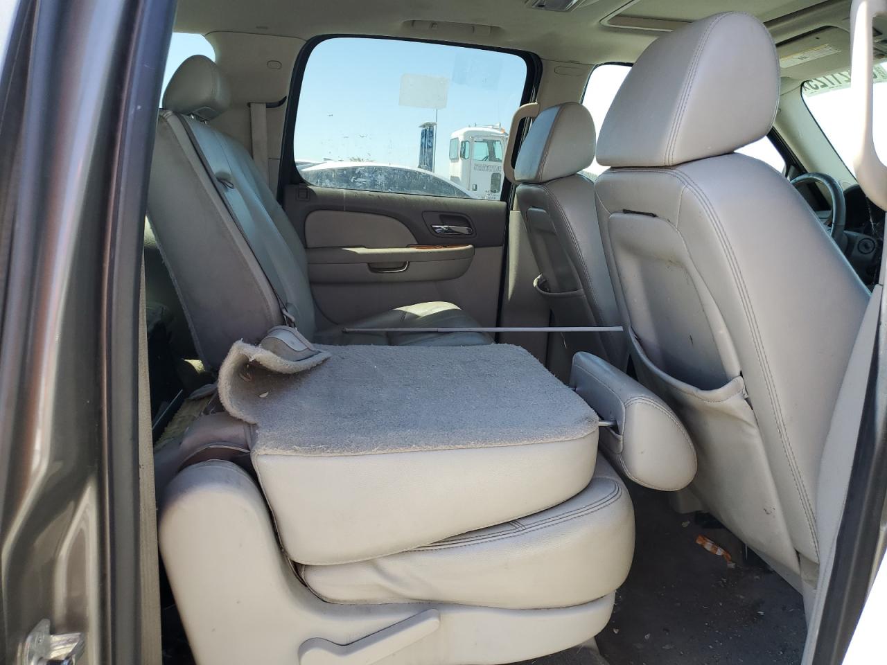 2007 Chevrolet Suburban K1500 VIN: 1GNFK16387J166953 Lot: 69821725