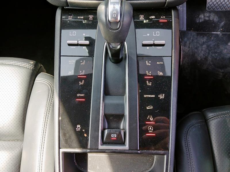 2022 PORSCHE MACAN 5DR PDK