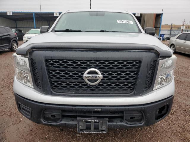  NISSAN TITAN 2017 Серебристый