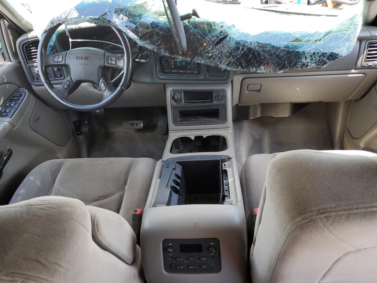 2005 GMC Yukon VIN: 1GKEK13T15R204132 Lot: 69053175