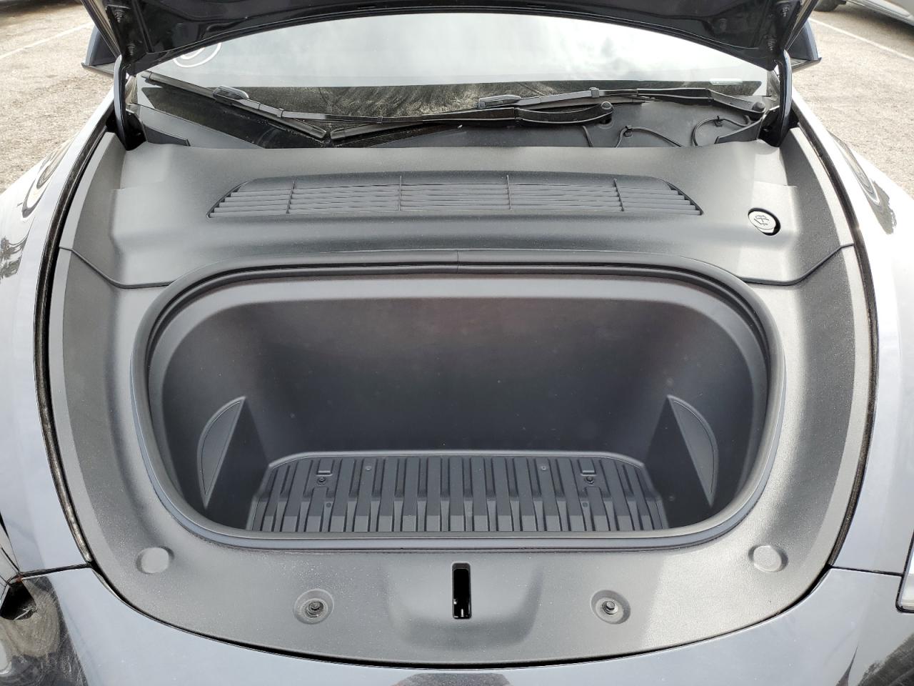 2024 Tesla Model Y VIN: 7SAYGDED1RF112535 Lot: 70927405