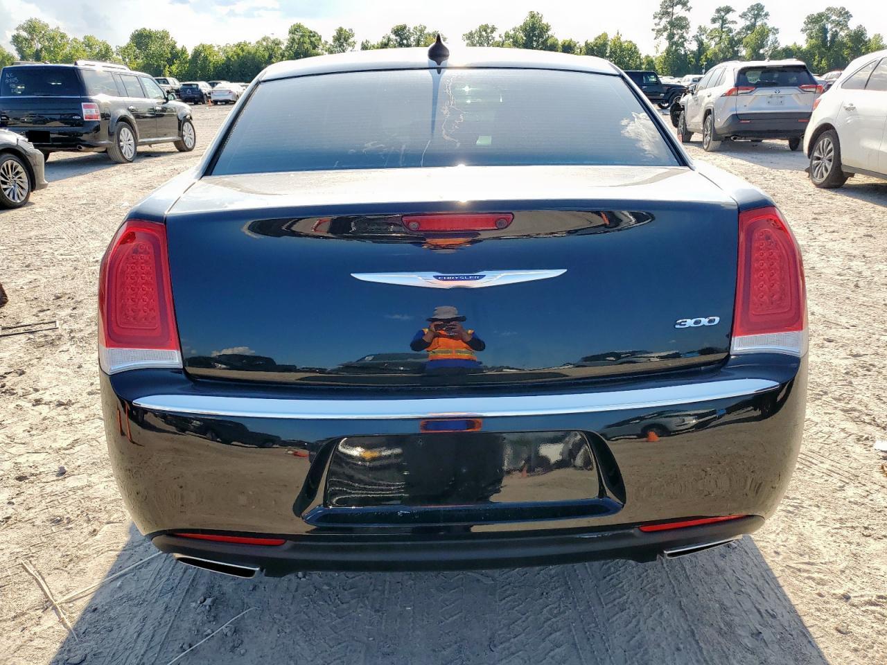 2019 Chrysler 300 Limited VIN: 2C3CCAEG8KH577488 Lot: 66355685