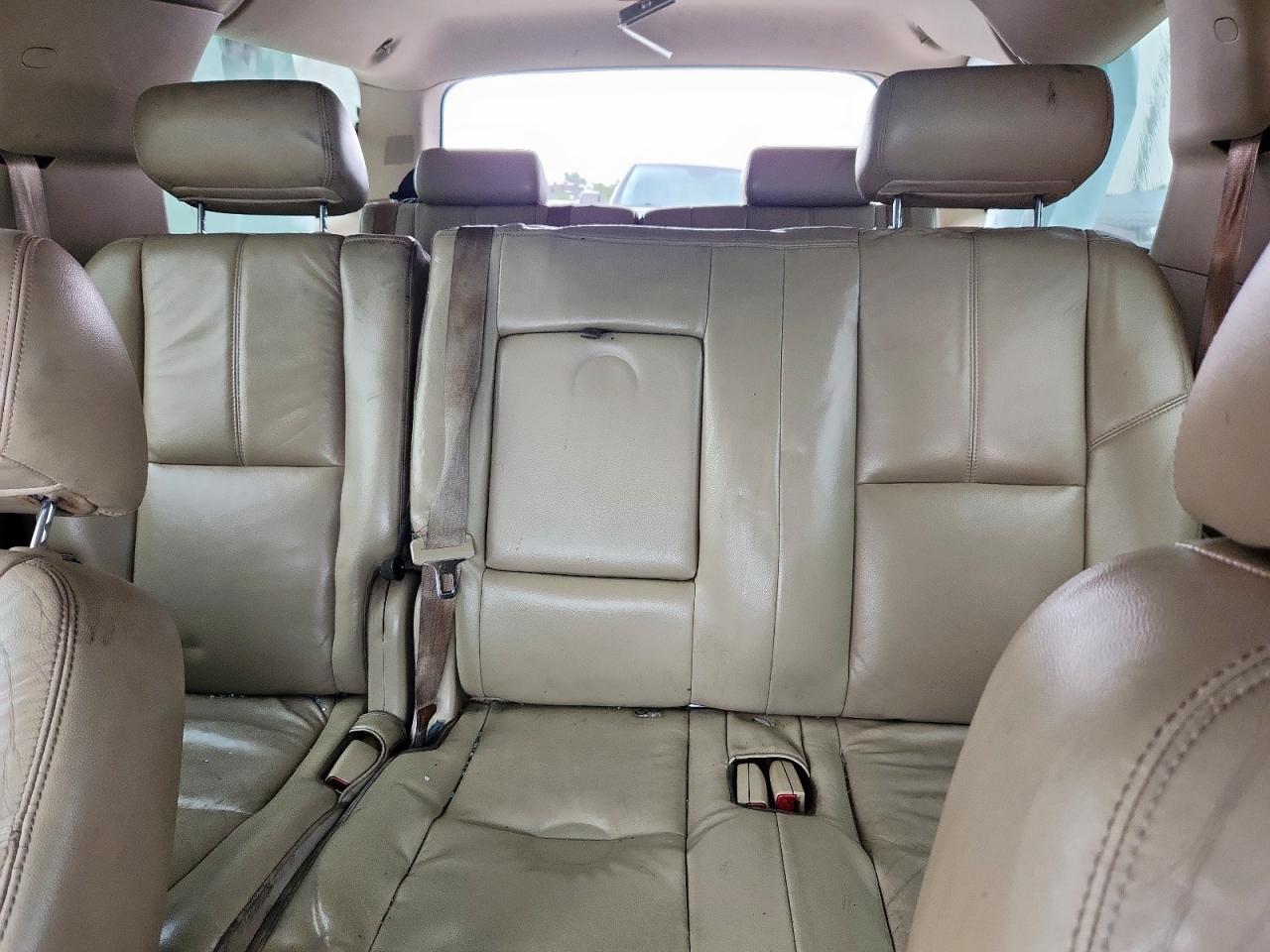 2010 Chevrolet Suburban C1500 Lt VIN: 1GNUCJE08AR267320 Lot: 69858245