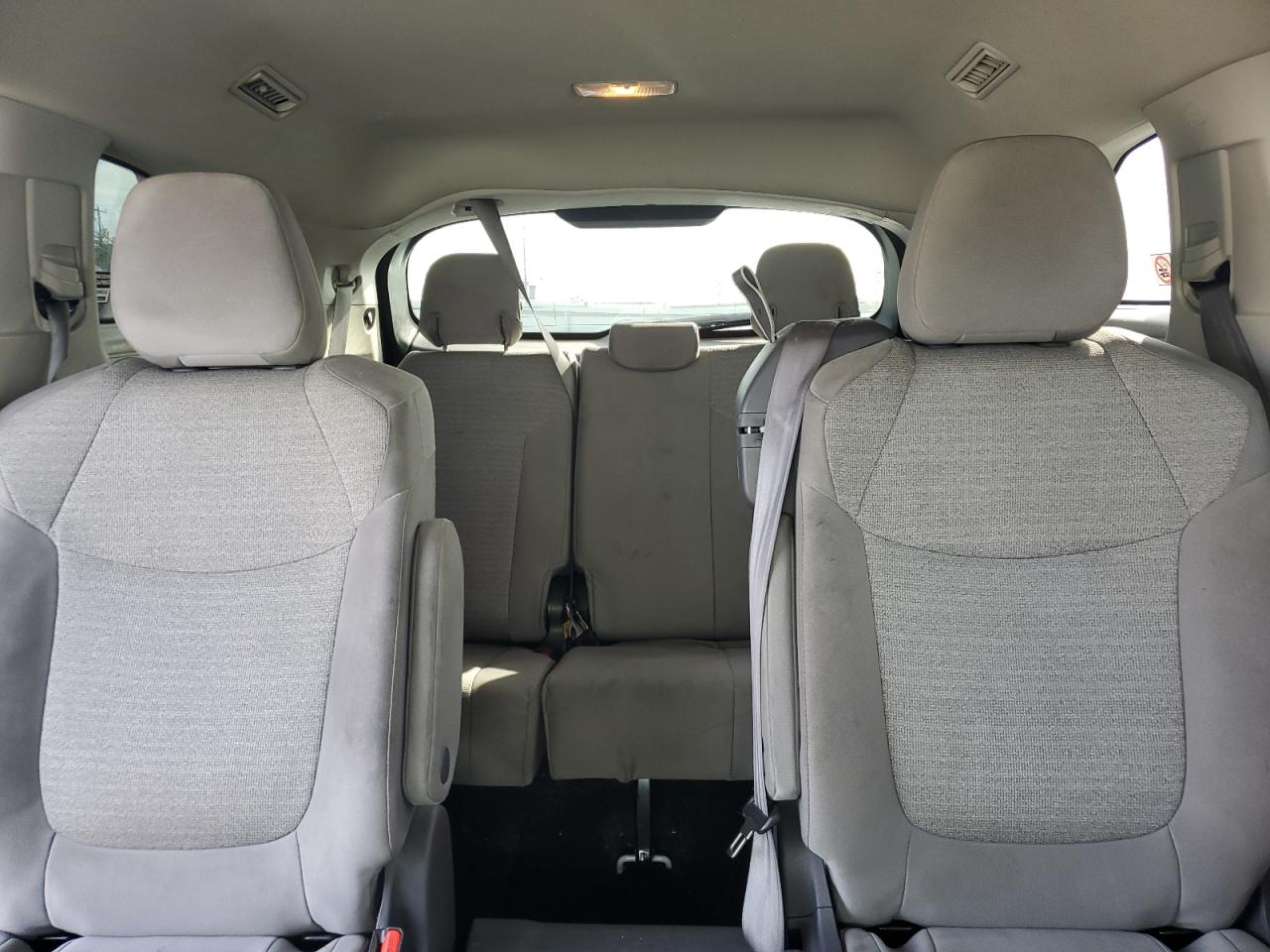 2021 Toyota Sienna Le VIN: 5TDKRKEC6MS043743 Lot: 68544565