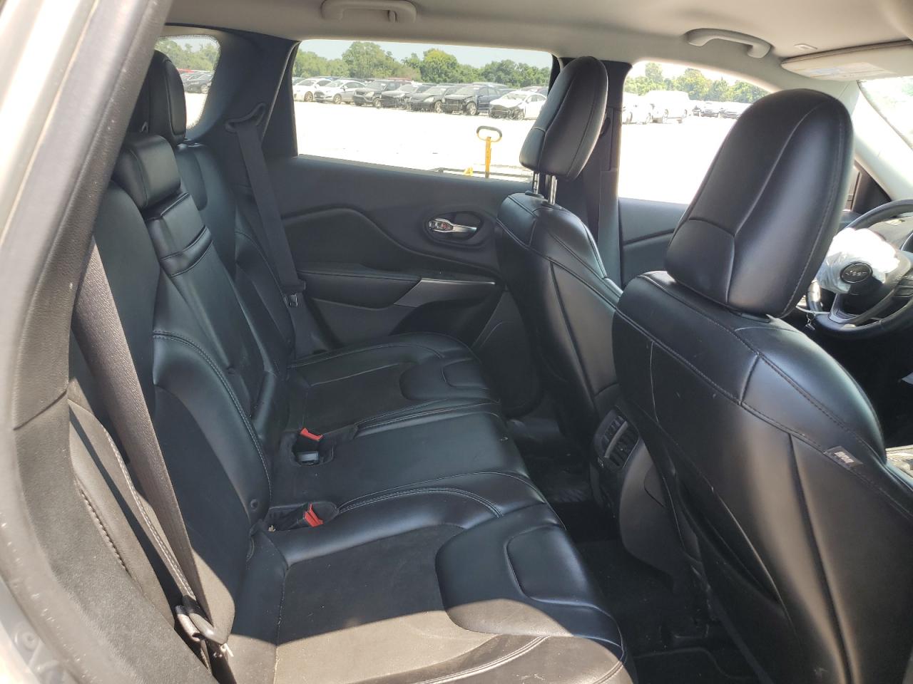 2019 Jeep Cherokee Latitude Plus VIN: 1C4PJLLX5KD346529 Lot: 68974205