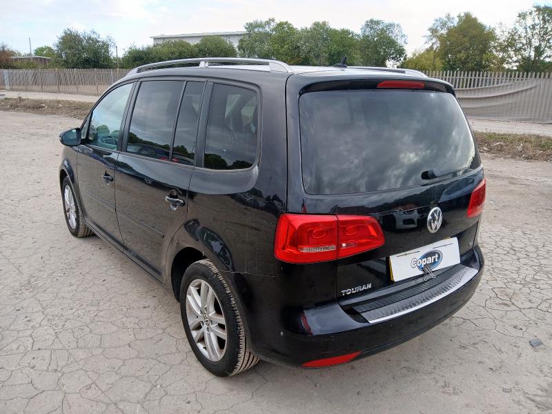 2011 VOLKSWAGEN TOURAN SE