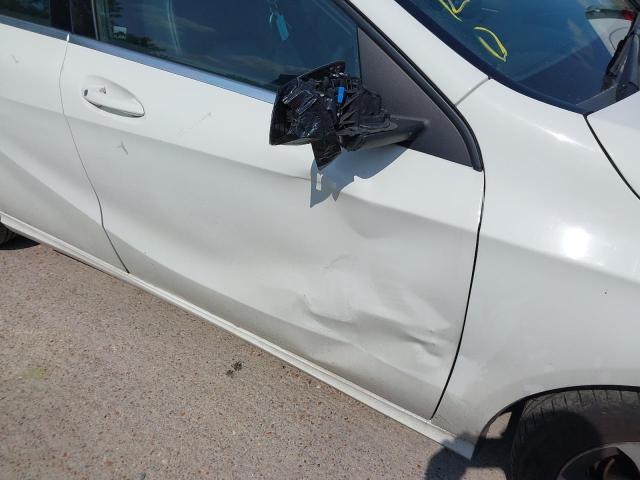 2016 MERCEDES-BENZ A 180 D SE 