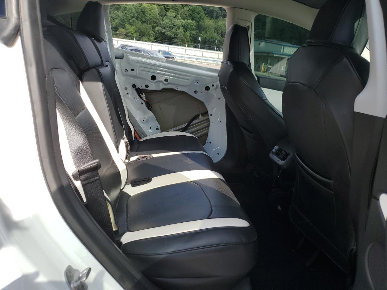 2022 Tesla Model Y VIN: 7SAYGDEE7NF339375 Lot: 68460875