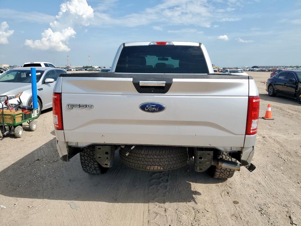 2015 Ford F150 Super Cab VIN: 1FTEX1EP2FFA76967 Lot: 67310995