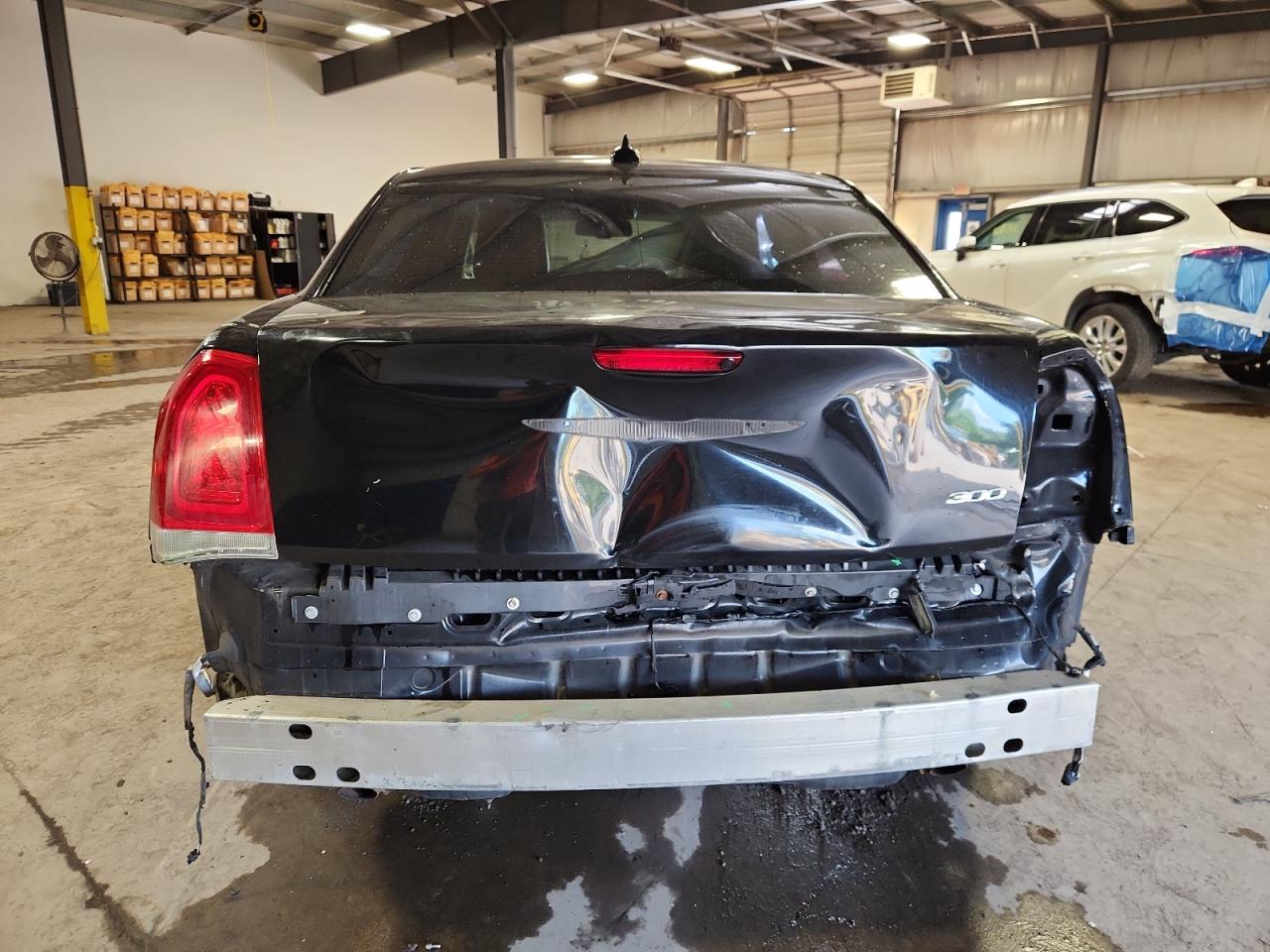 2015 Chrysler 300 Limited VIN: 2C3CCAAG4FH756008 Lot: 69597485