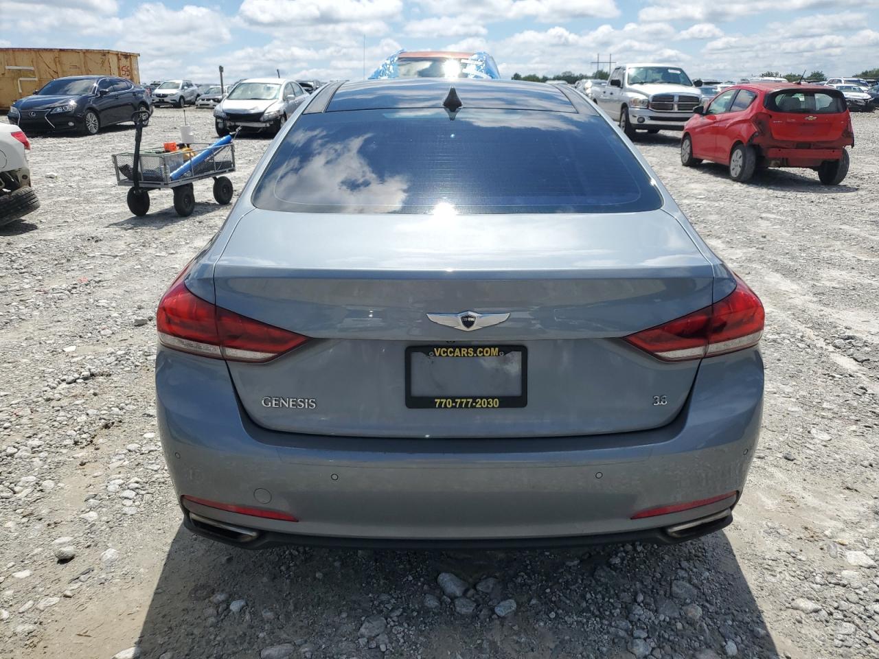 2015 Hyundai Genesis 3.8L VIN: KMHGN4JE7FU088964 Lot: 67684165