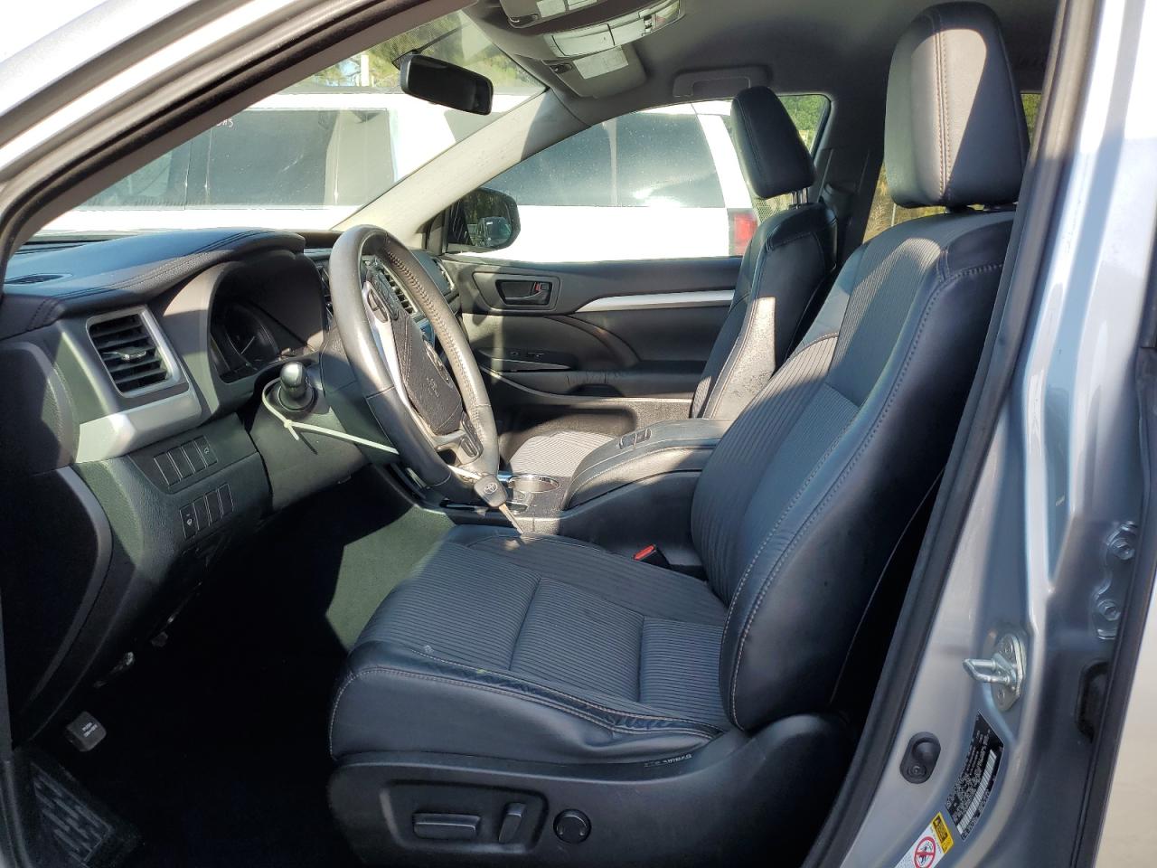 2015 Toyota Highlander Le VIN: 5TDZKRFH6FS117946 Lot: 67278815