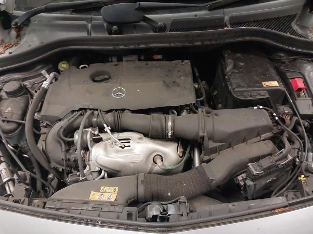 2013 MERCEDES BENZ B180 BLUEE