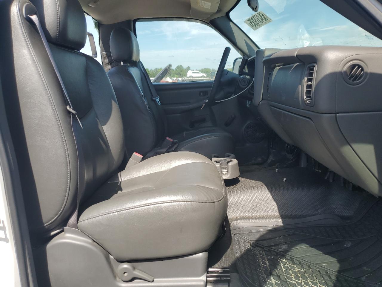 2005 GMC Sierra C2500 Heavy Duty VIN: 1GTHC24295E240157 Lot: 68437935