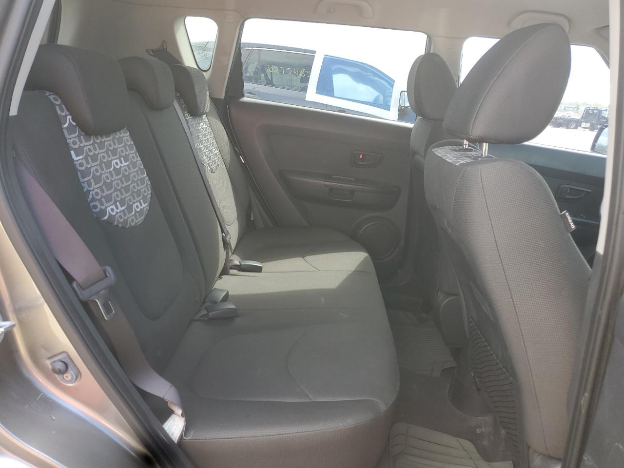 2010 Kia Soul + VIN: KNDJT2A20A7068718 Lot: 69975095