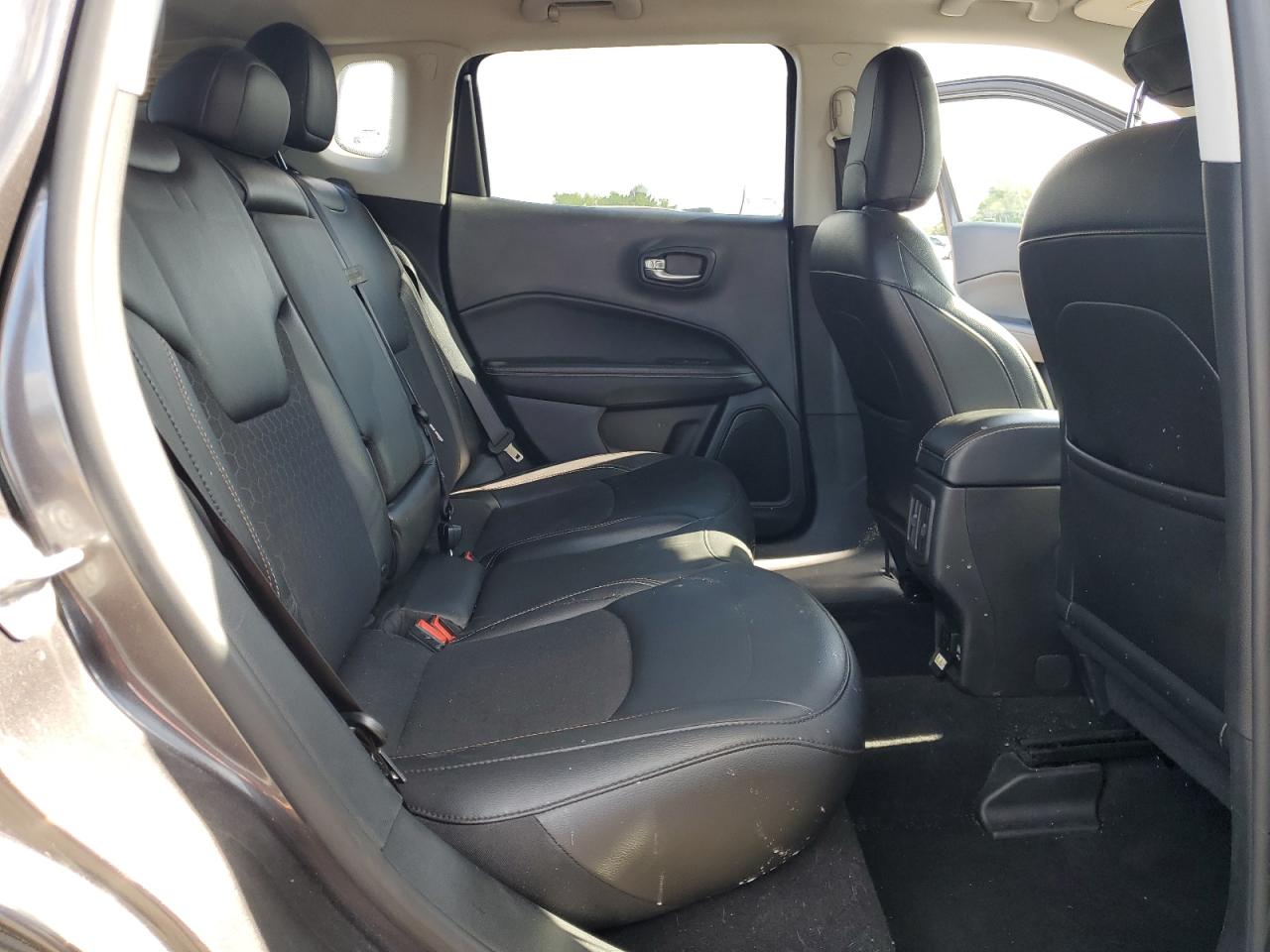 2019 Jeep Compass Latitude VIN: 3C4NJDBB5KT674790 Lot: 69568045