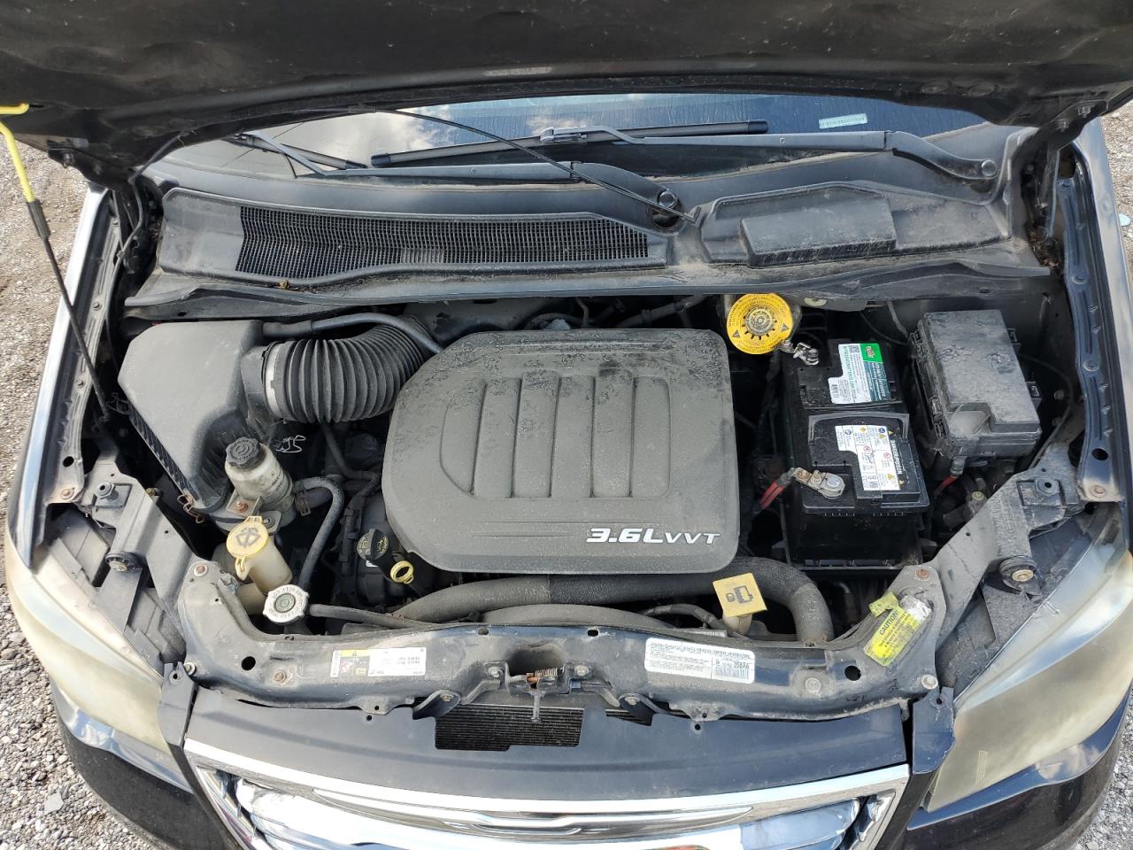 2014 Chrysler Town & Country S VIN: 2C4RC1HG4ER311059 Lot: 70173685