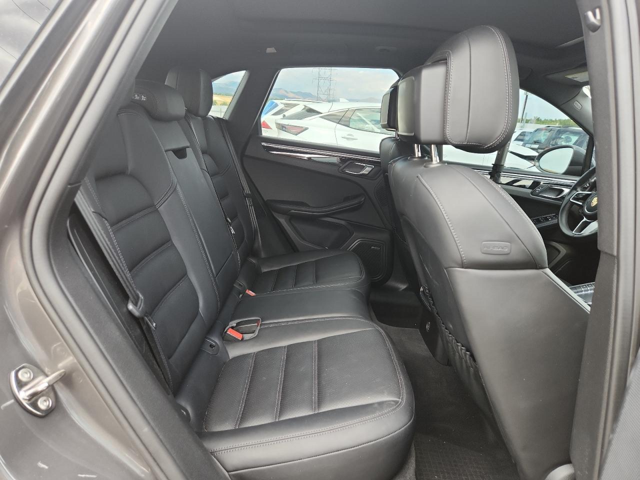 2017 Porsche Macan Gts VIN: WP1AG2A58HLB54549 Lot: 70378575