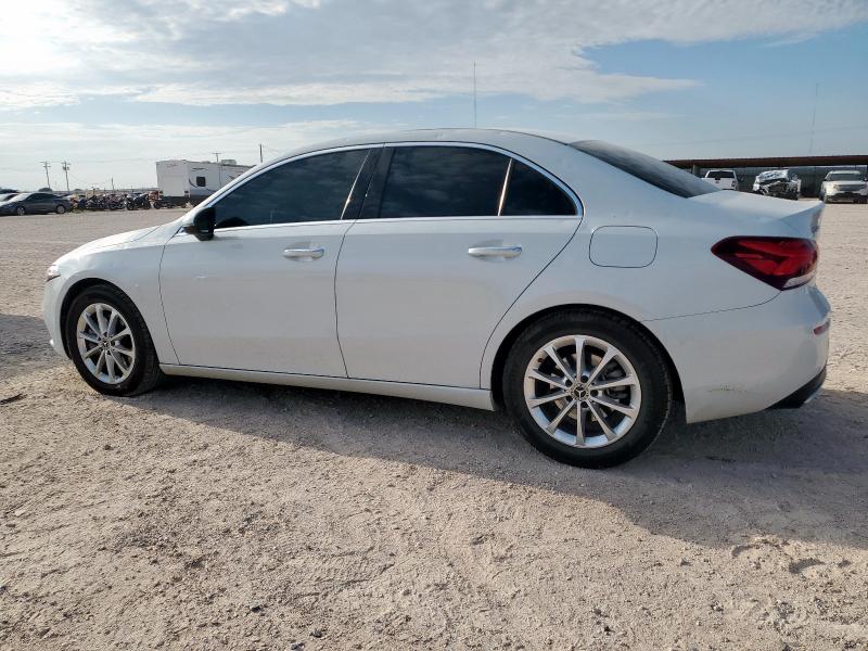  MERCEDES-BENZ A-CLASS 2019 Белы