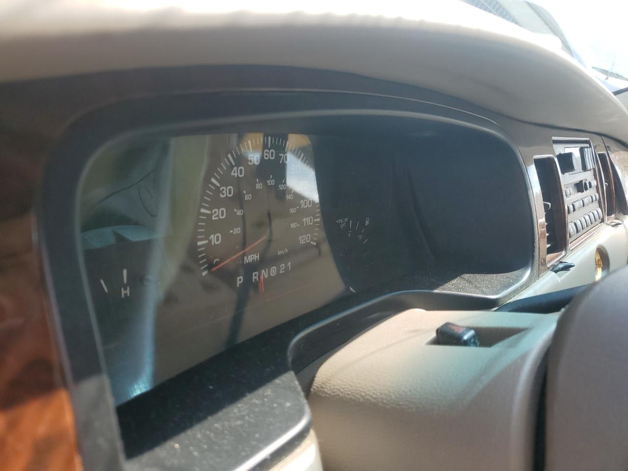 2001 Lincoln Town Car Cartier VIN: 1LNHM83W61Y666168 Lot: 68820315