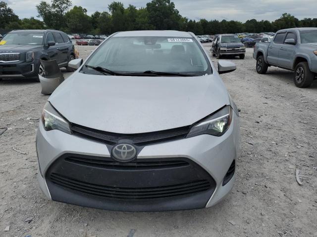 Sedans TOYOTA COROLLA 2017 Srebrny