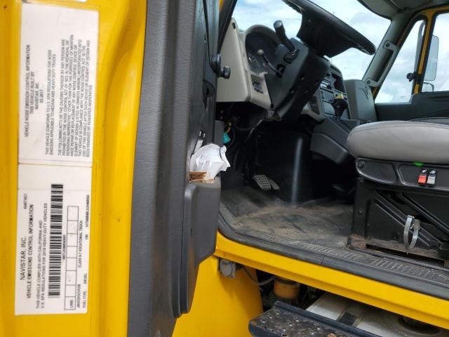 2017 INTERNATIONAL 4300